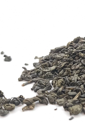 Thé Gunpowder 45g - Le thé "Gunpowder", littéralement "la poudre à canon" est un thé vert roulé en boules au parfum légèrement b
