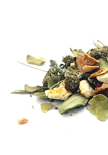 La Fruity 25g - Ingrédients: Moringa, pomme, réglisse, chanvre, orange et citron
La Fruity, est une infusion préparée à partir d