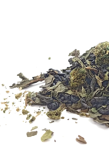 Le Minty 25g - Ingrédients: Thé vert Gunpowder, menthe poivrée, menthe douce et chanvre
Le Minty est un thé préparé à partir de 